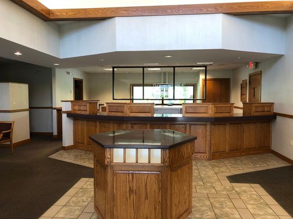 8225 Fox River Dr, Newark, IL 60541